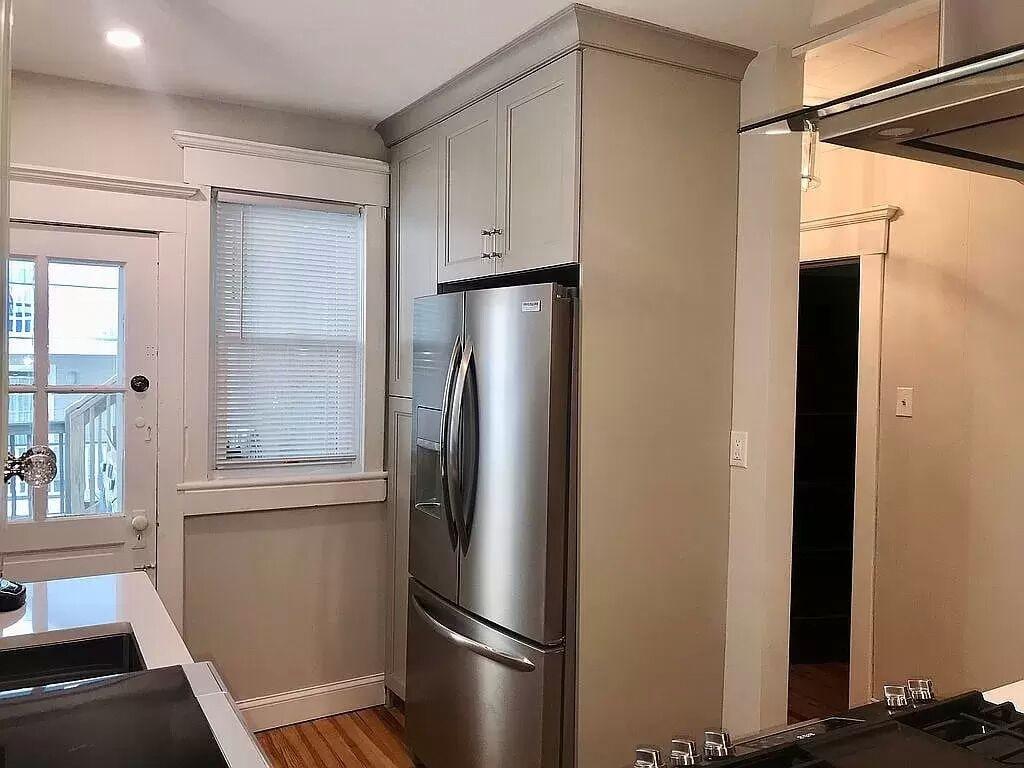 836 2nd St photo 35