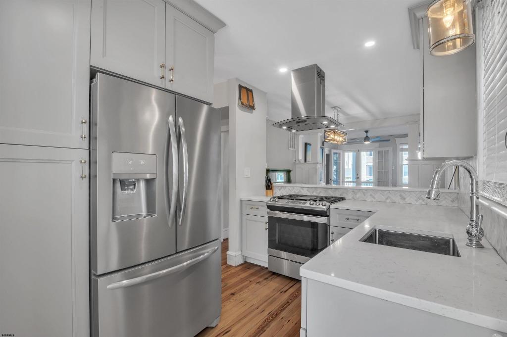 836 2nd St photo 41